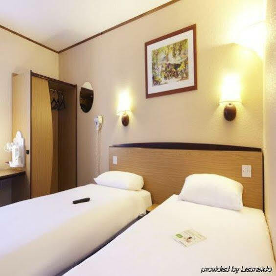 Campanile Hotel 2*